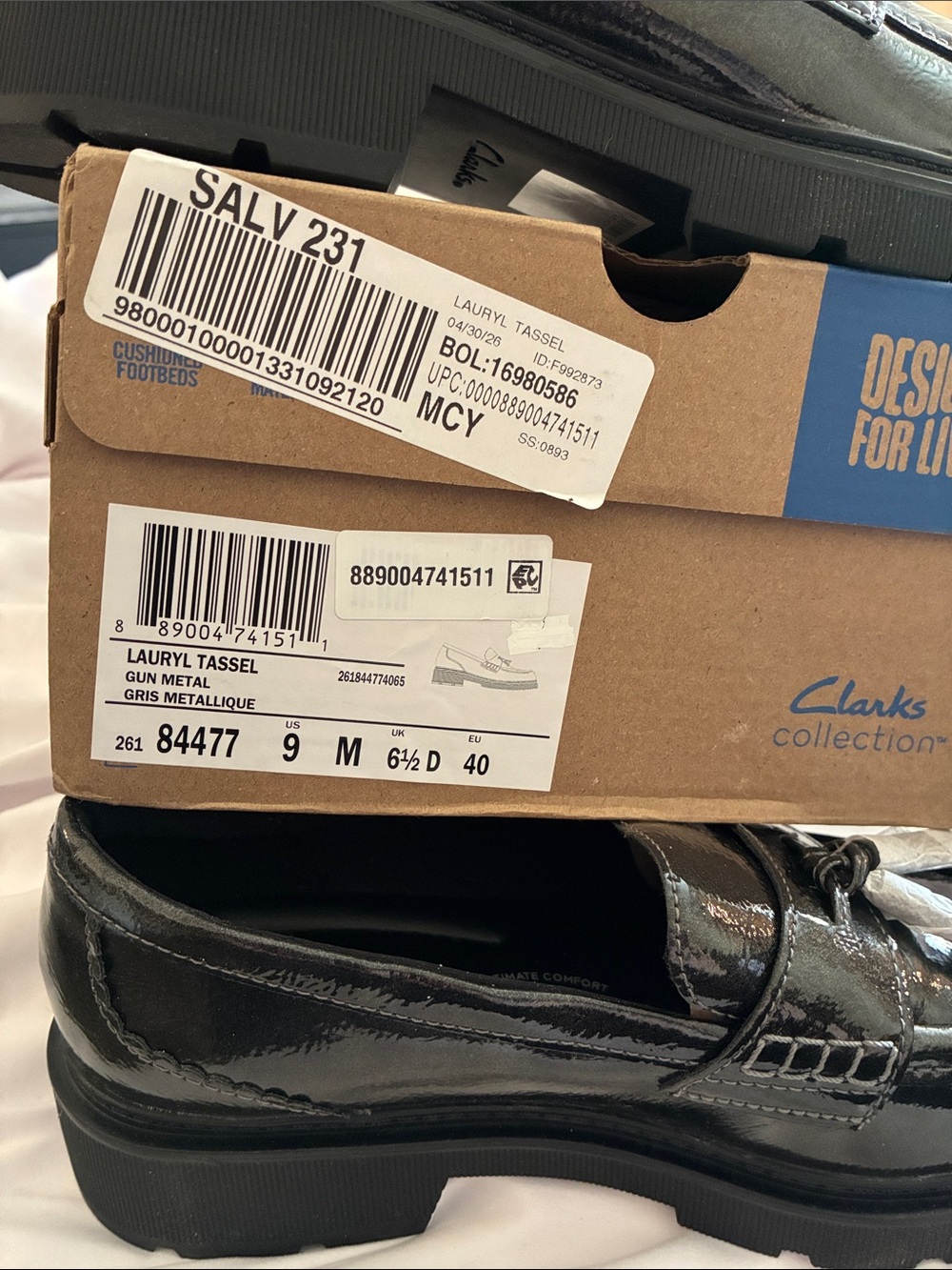 Women’s Clarks Gun Metal Patent Tassel Loafer - Size 9 - Picture 7 of 8